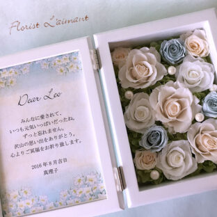 お供え、お悔やみにおすすめな白バラのフォトフレーム｜メモリアルフレーム（ホワイト）